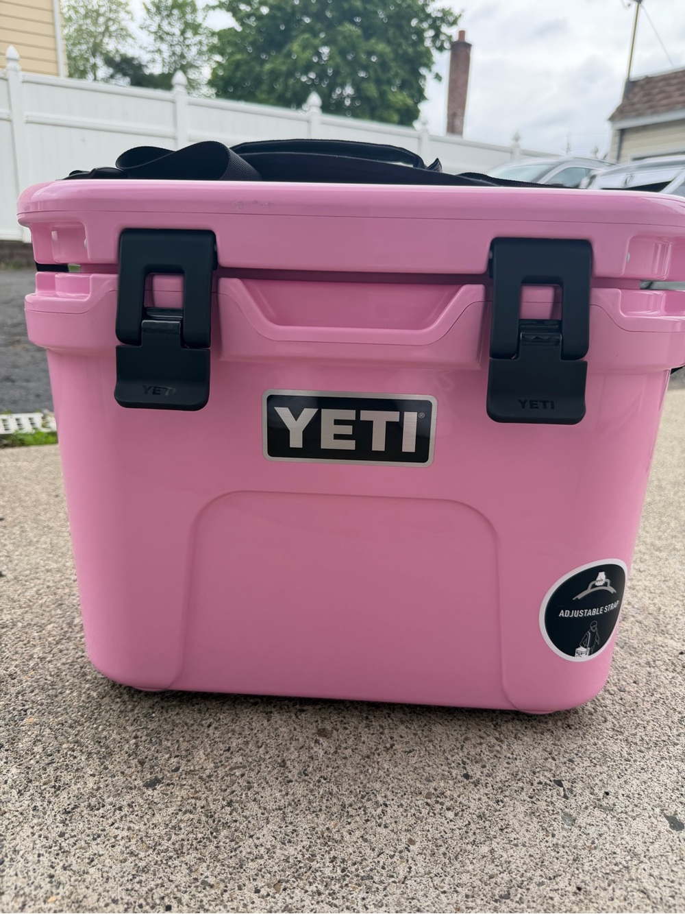 Yeti Power Pink Roadie 15 Hard Cooler